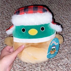 Squishmallow Avery 7 inch!